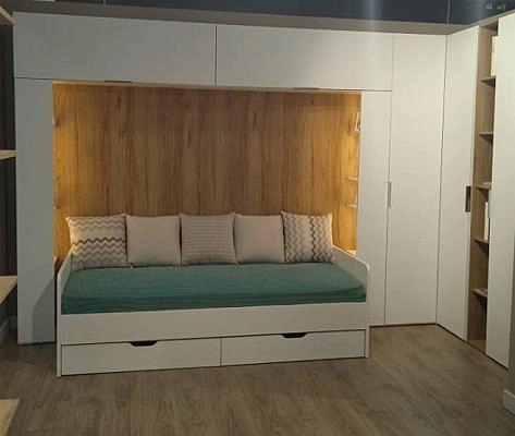г. Красноярск, ул. 9 Мая, 79, "Доммер"
