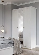 Шкаф трехстворчатый Камилла с зеркалом