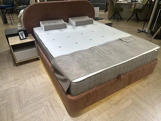 г. Москва, б-р  Сиреневый, 31, "София"